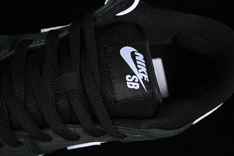 All categories Nk SB Dunk series Nk SB Dunk Low low-top sneakers F version Nk SB Dunk Low Pro ISO raw rubber black and white Dunk series retro low-top casual sports skateboard shoes CD2563-001